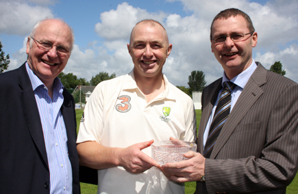Ritchie Kelly (Radio Foyle), Desmond Curry (Limavady CC), Ian Stone (Commercial Manager, Bank of Ireland).